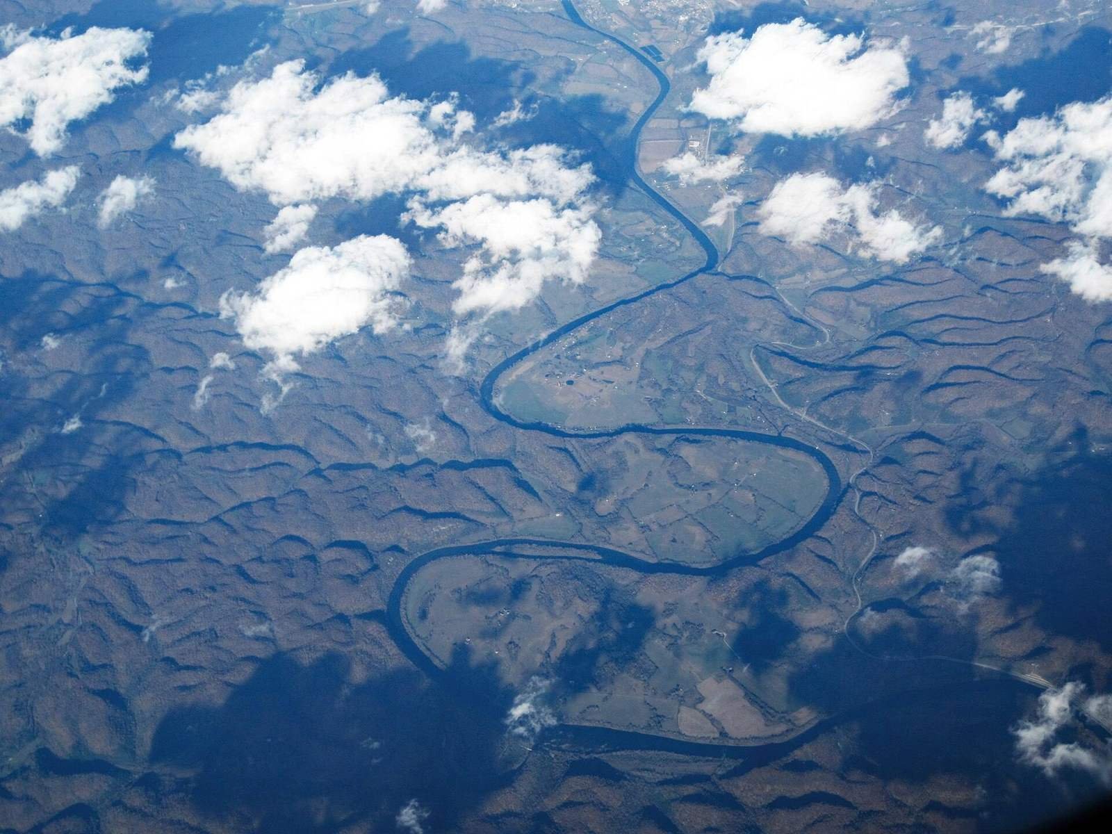 Cumberland River from the air, Clay County